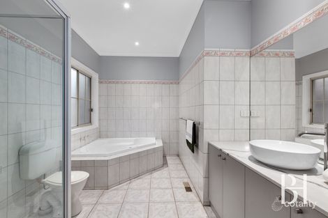Property photo of 44 Roulston Way Wallan VIC 3756