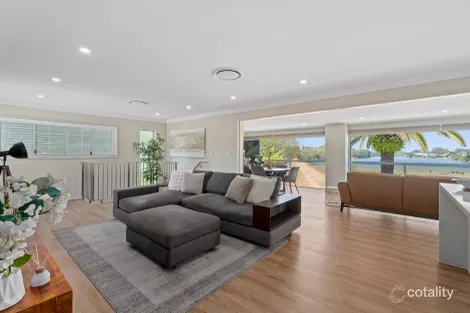 Property photo of 92 Bamboo Avenue Benowa QLD 4217