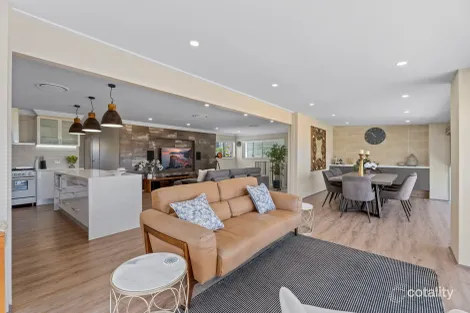 Property photo of 92 Bamboo Avenue Benowa QLD 4217