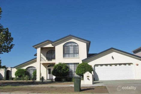 17 Mccubbin Dr, Taylors Lakes, VIC 3038