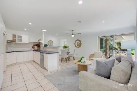 Property photo of 2 Granada Drive Eatons Hill QLD 4037