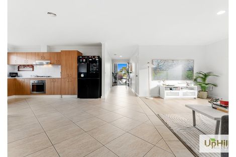 Property photo of 27A Staunton Walk Cranbourne East VIC 3977