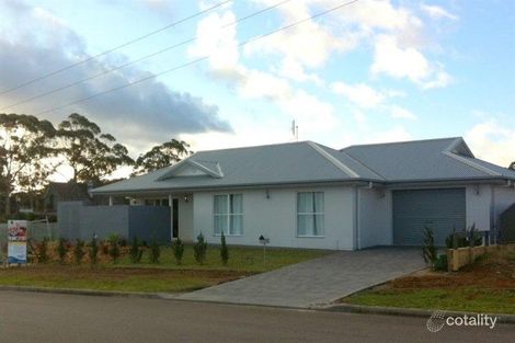 2 Kindlebark Dr, Medowie, NSW 2318