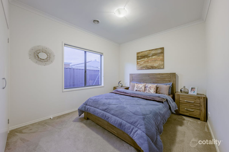 Property photo of 14 Grandstand Crescent Clyde North VIC 3978