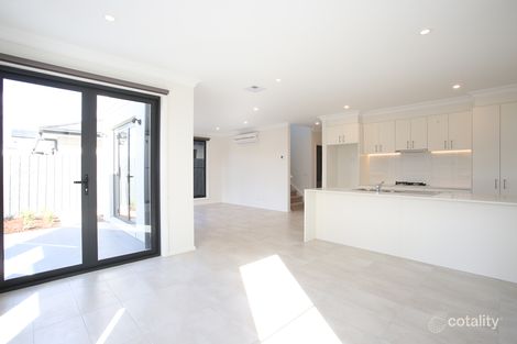 Property photo of 121 Billy Buttons Drive Narre Warren VIC 3805