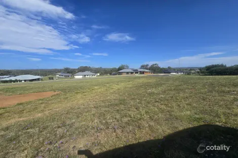 2 Stable Ct, Meringandan West, QLD 4352