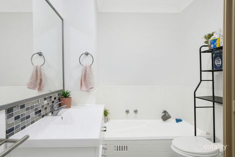 Property photo of 19B Anniversary Place Tuggerah NSW 2259