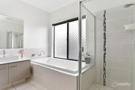 Property photo of 33 Trinity Crescent Augustine Heights QLD 4300