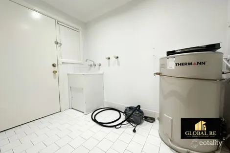 Property photo of 1/13-15 Carnation Avenue Casula NSW 2170