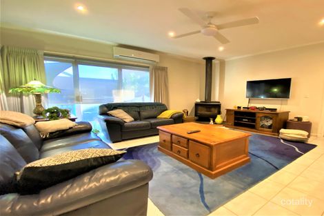 Property photo of 23 Banksia Grove Tullamarine VIC 3043