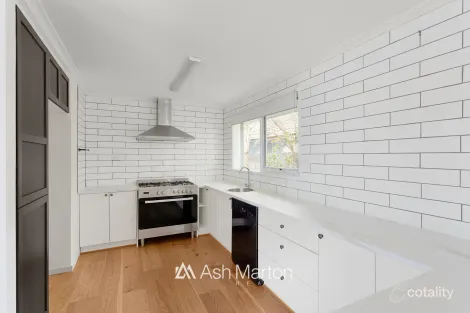 Property photo of 35 Gamble Road Carrum Downs VIC 3201