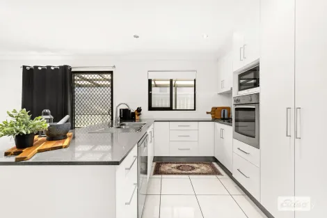 Property photo of 2/34 Brokenwood Street Emerald QLD 4720