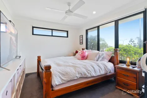 Property photo of 1/430 Gainsborough Drive Pimpama QLD 4209