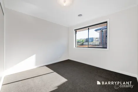 Property photo of 9 Appleporch Way Drouin VIC 3818