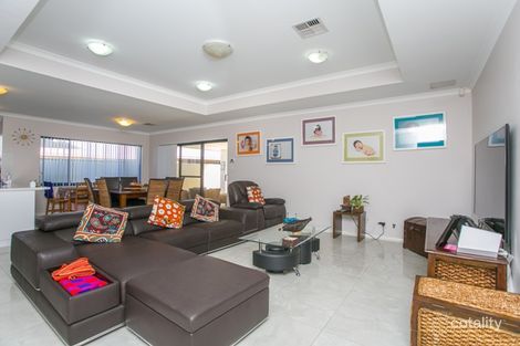 Property photo of 15 Huxleys Trail Burns Beach WA 6028