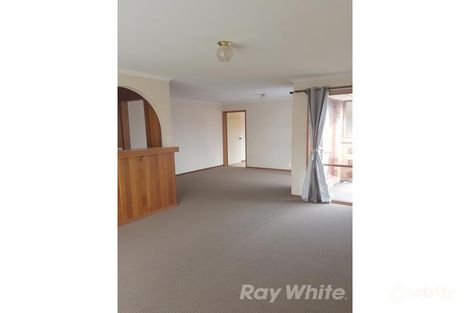 Property photo of 322 James Cook Drive Endeavour Hills VIC 3802