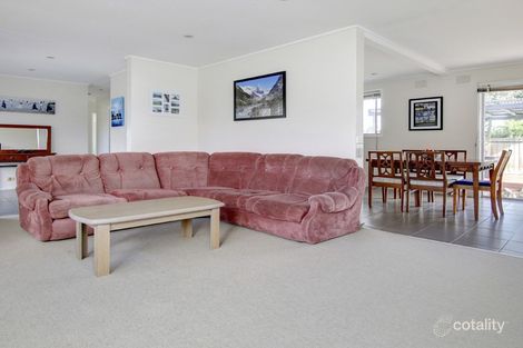 Property photo of 2 Derril Place Frankston VIC 3199