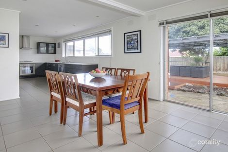 Property photo of 2 Derril Place Frankston VIC 3199