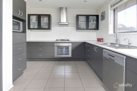 Property photo of 2 Derril Place Frankston VIC 3199