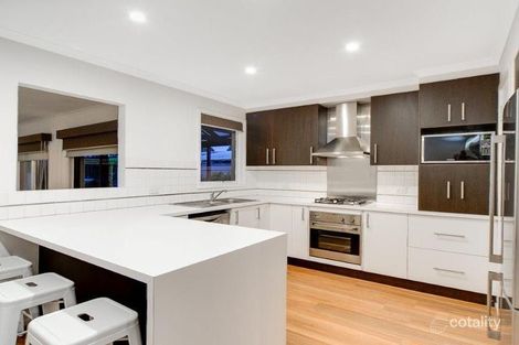 Property photo of 29 Rossiter Avenue Endeavour Hills VIC 3802