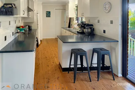 Property photo of 22 Northstoke Way Orange NSW 2800