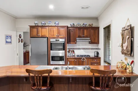 Property photo of 50 Maroong Drive Research VIC 3095