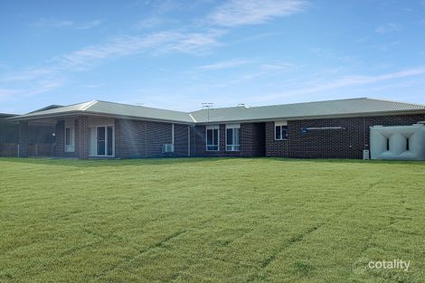 Property photo of 18 Knox Crescent Caerleon NSW 2850