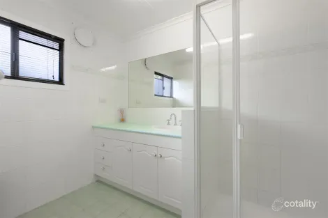 Property photo of 25 Oxley Drive South Gladstone QLD 4680