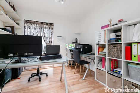 Property photo of 1 Westmorland Drive Leeming WA 6149