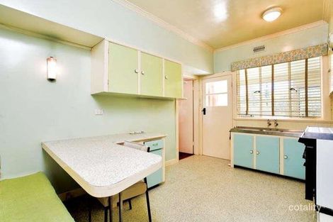 Property photo of 19 Wickham Grove Strathmore VIC 3041