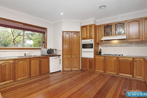 Property photo of 24 Billungah Place Burnside VIC 3023