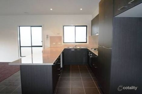 Property photo of 2/7 Bridlepath Drive Truganina VIC 3029