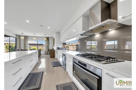 Property photo of 3 Picnic Avenue Clyde North VIC 3978