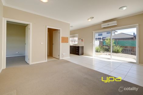 Property photo of 118 James Mirams Drive Roxburgh Park VIC 3064