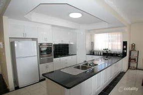 Property photo of 8 Lambie Way Roxburgh Park VIC 3064