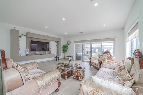 Property photo of 4 Opulence Place Roxburgh Park VIC 3064