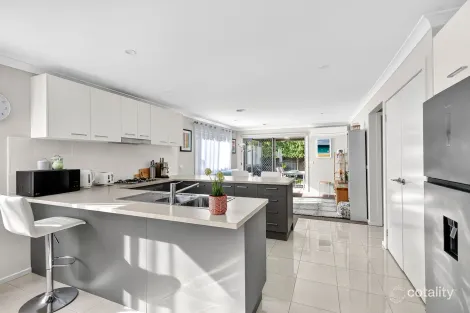 Property photo of 10 Stein Avenue Armstrong Creek VIC 3217