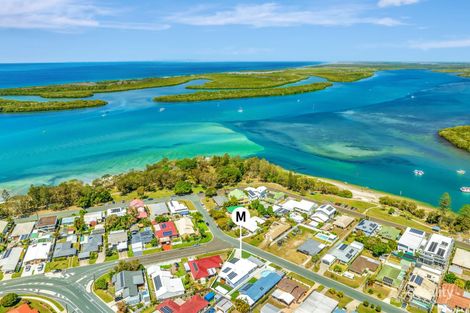 1 Booker Pde, Golden Beach, QLD 4551