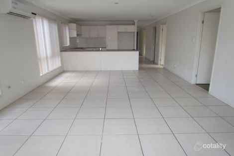 Property photo of 14 Waterlilly Court Rothwell QLD 4022