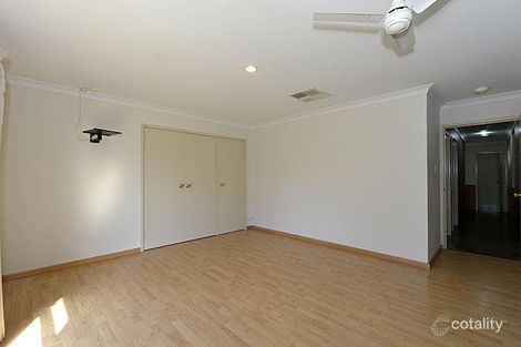 Property photo of 5 Meadow Place Hocking WA 6065