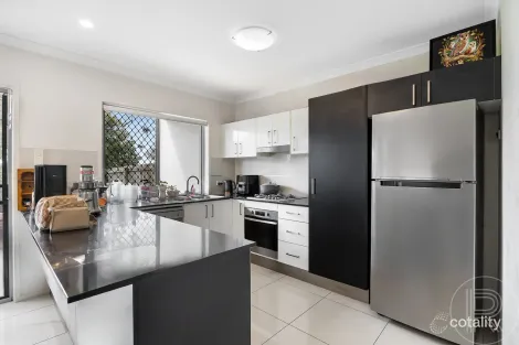 Property photo of 2/2 Photinia Crescent Mountain Creek QLD 4557