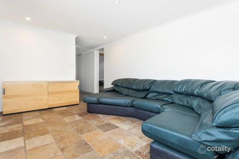 Property photo of 4 Pera Mews Beldon WA 6027