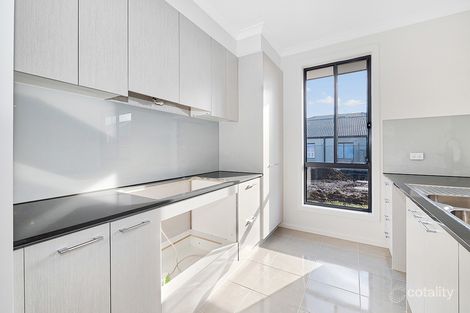 Property photo of 48 Scotland Circuit Cranbourne West VIC 3977
