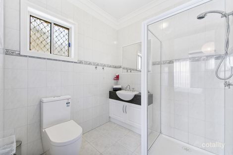 Property photo of 18 Nepean Way Taylors Hill VIC 3037