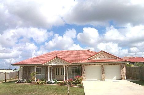 18 Hummingbird Cres, Wishart, QLD 4122