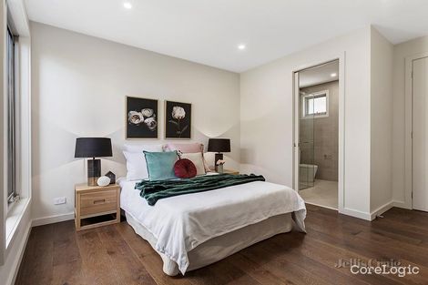 Property photo of 2/8 Fairway Road Doncaster VIC 3108