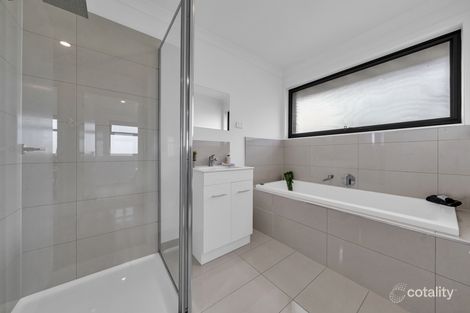 Property photo of 2/13 Gonis Crescent Carrum Downs VIC 3201