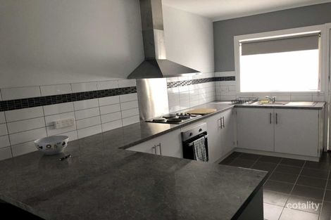 Property photo of 2/90 Dooen Road Horsham VIC 3400