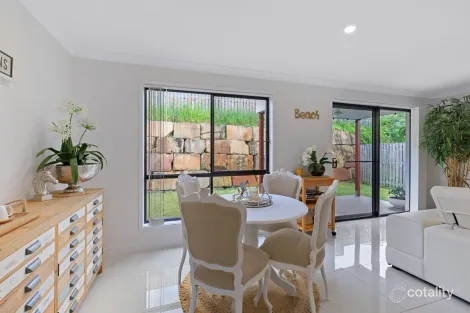 Property photo of 8 Loft Court Pimpama QLD 4209