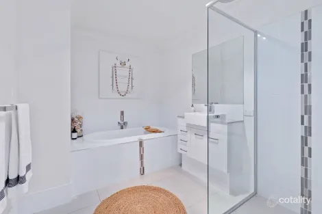 Property photo of 8 Loft Court Pimpama QLD 4209